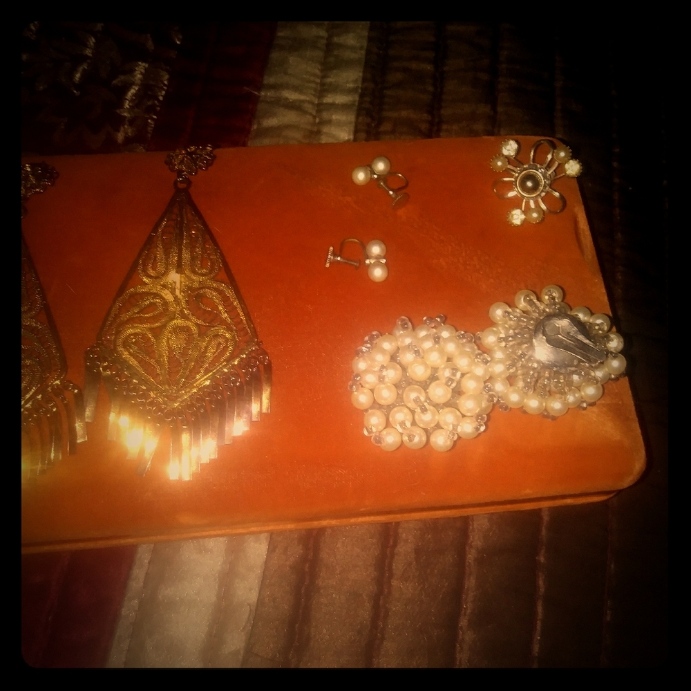Vintage Ratings..screw on, clip backs..long gold o